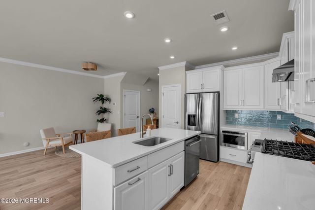 22 Coburgh Drive, Wall, NJ 07753