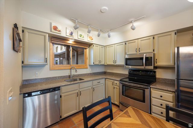 401 SILVER KING DR #73, Park City, UT 84060