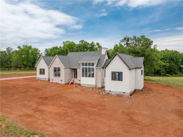 778 Garrison Road, Pelzer, SC 29669