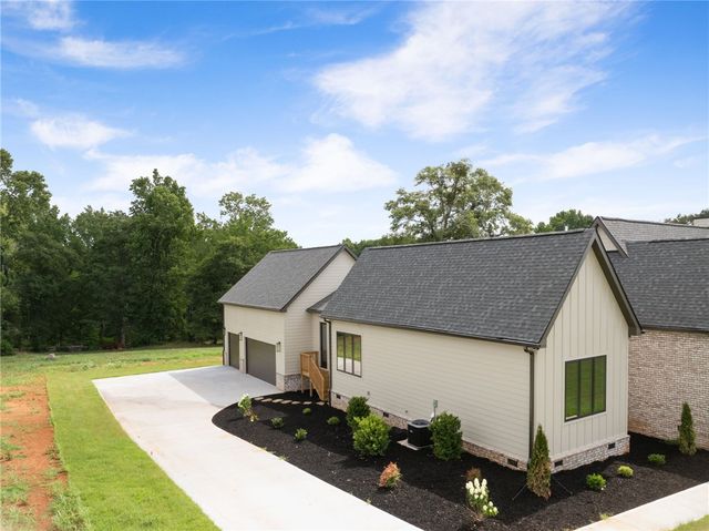 778 Garrison Road, Pelzer, SC 29669