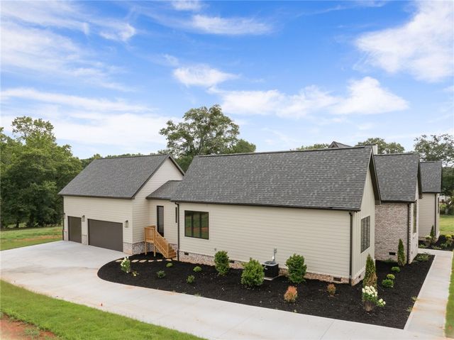 778 Garrison Road, Pelzer, SC 29669