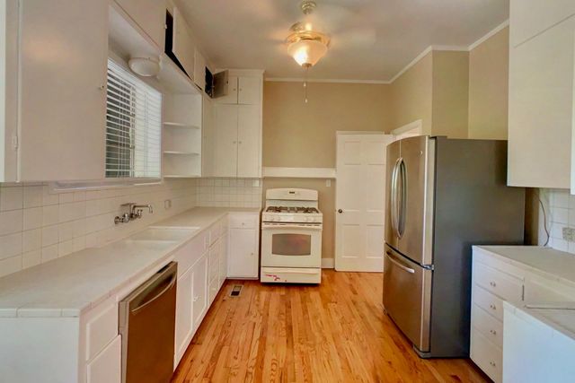 811 E 38th ST, Austin, TX 78705