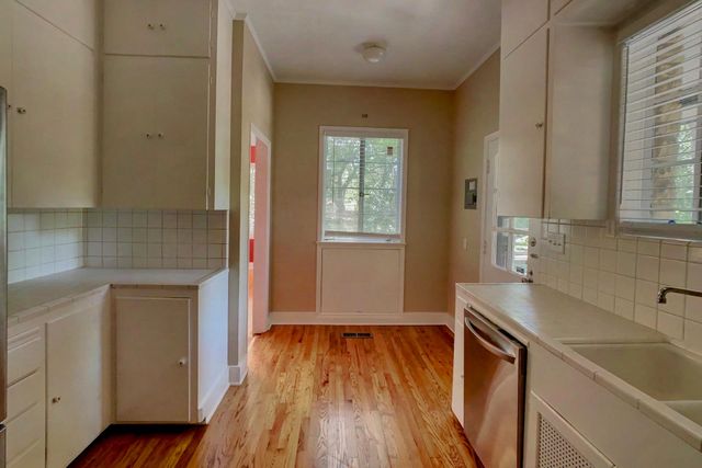 811 E 38th ST, Austin, TX 78705