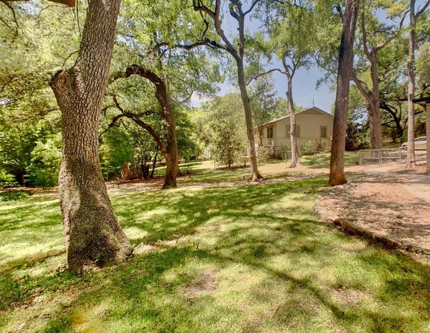 811 E 38th ST, Austin, TX 78705