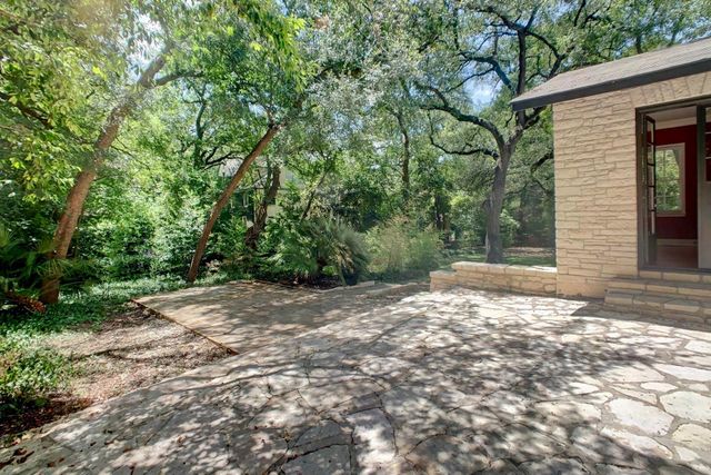 811 E 38th ST, Austin, TX 78705