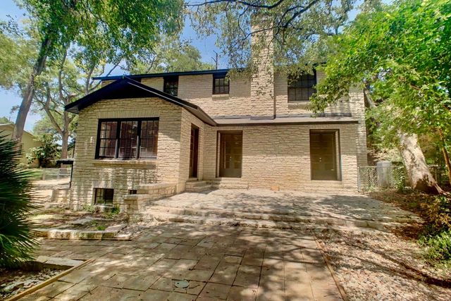 811 E 38th ST, Austin, TX 78705