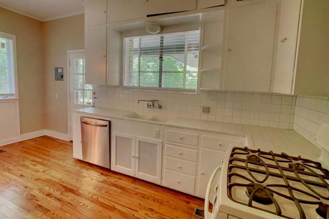 811 E 38th ST, Austin, TX 78705