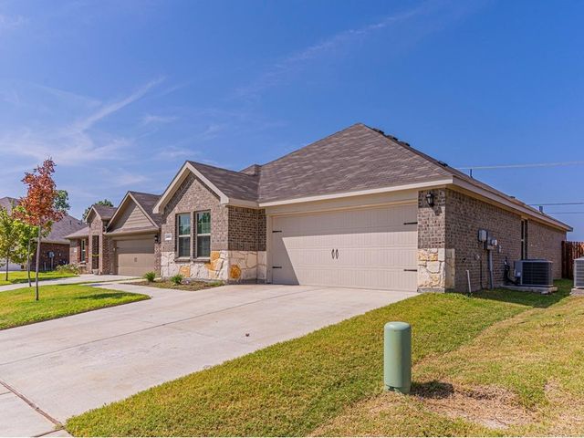 3307 Knoll Drive, Ennis, TX 75119