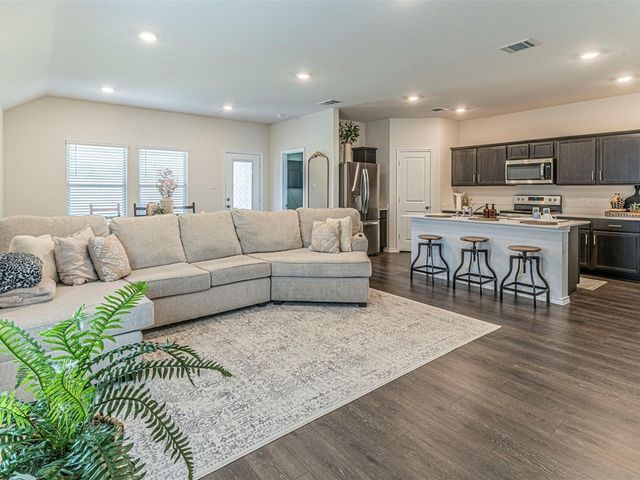 3307 Knoll Drive, Ennis, TX 75119