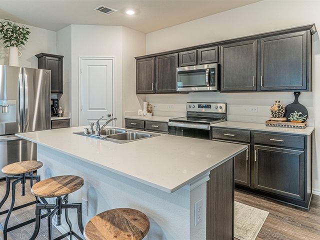 3307 Knoll Drive, Ennis, TX 75119