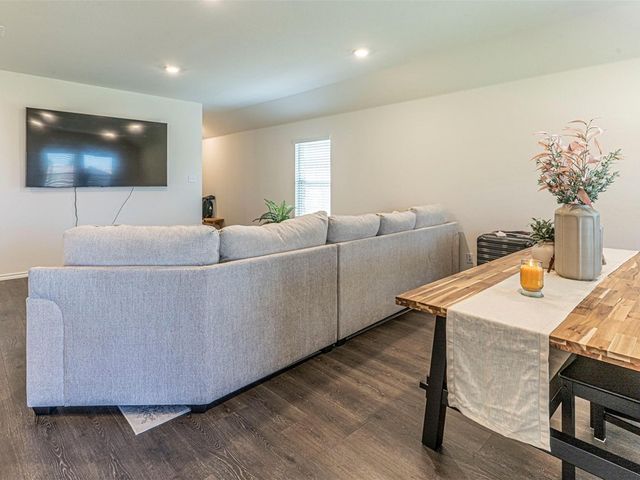 3307 Knoll Drive, Ennis, TX 75119