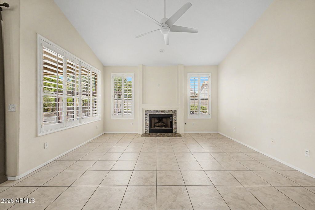 Image 12 of property listing at 4136 W LAREDO Street, Chandler, AZ 85226