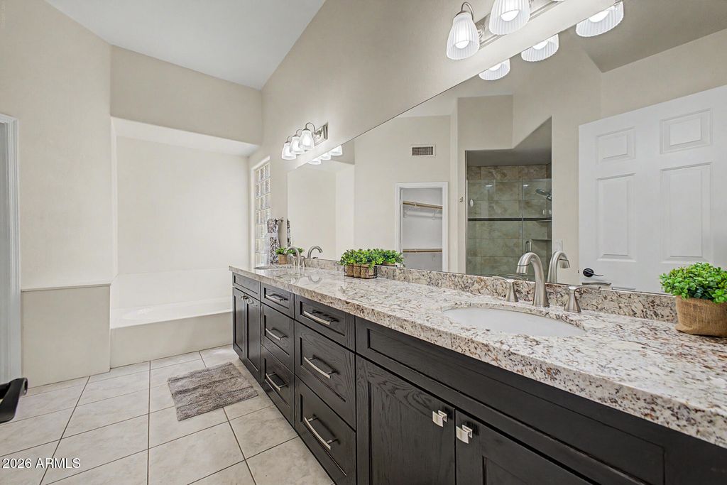 Image 20 of property listing at 4136 W LAREDO Street, Chandler, AZ 85226