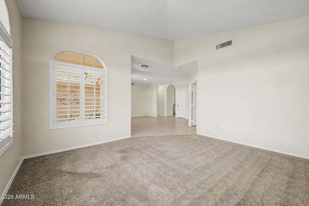 Image 6 of property listing at 4136 W LAREDO Street, Chandler, AZ 85226