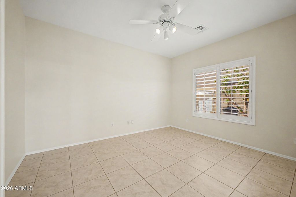 Image 9 of property listing at 4136 W LAREDO Street, Chandler, AZ 85226