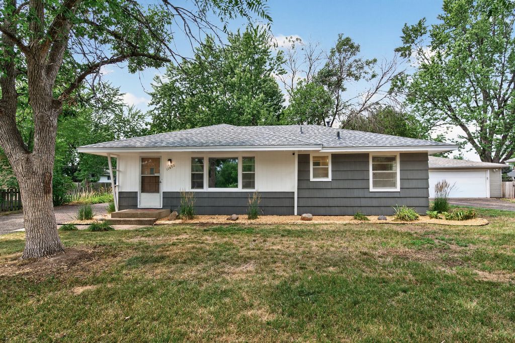 11672 N Heights Drive NW, Coon Rapids, MN 55433 — photo 2