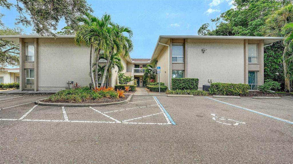 2121 WOOD STREET A103, Sarasota, FL 34237
