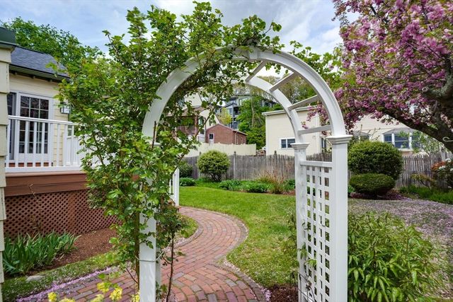 11 Venner Road, Arlington, MA 02476