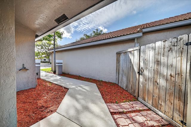 10160 NW 3rd Court, Plantation, FL 33324