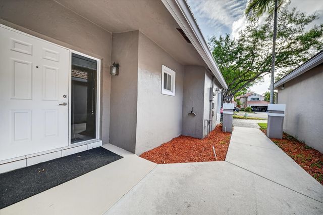 10160 NW 3rd Court, Plantation, FL 33324