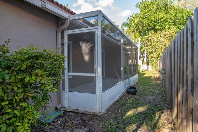 10160 NW 3rd Court, Plantation, FL 33324