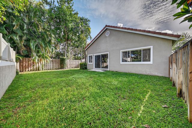 10160 NW 3rd Court, Plantation, FL 33324