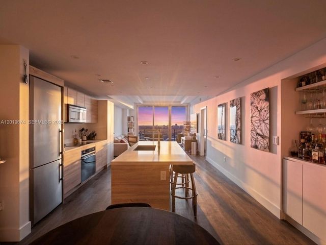 16385 Biscayne Blvd 3103, North Miami Beach, FL 33160
