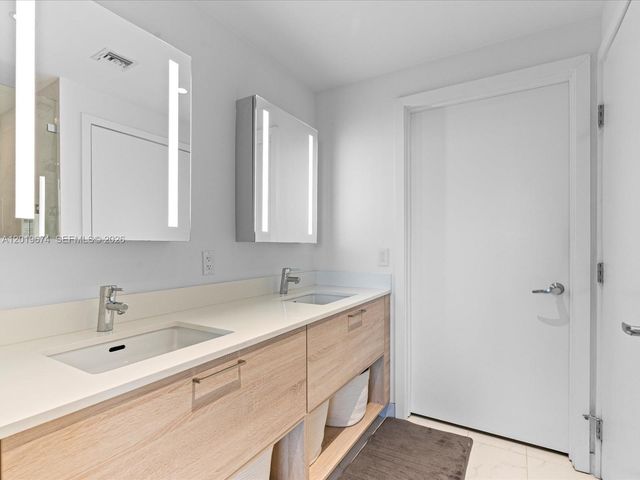16385 Biscayne Blvd 3103, North Miami Beach, FL 33160