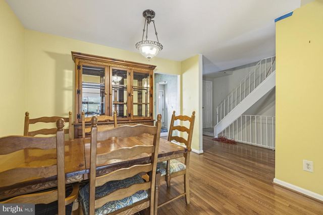 9019 GOLDEN LEAF CT, Springfield, VA 22153