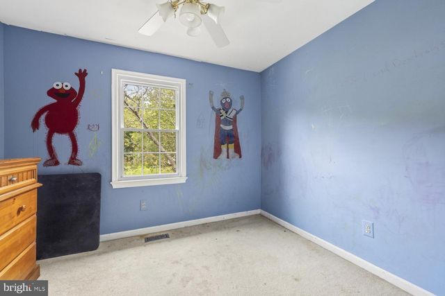 9019 GOLDEN LEAF CT, Springfield, VA 22153