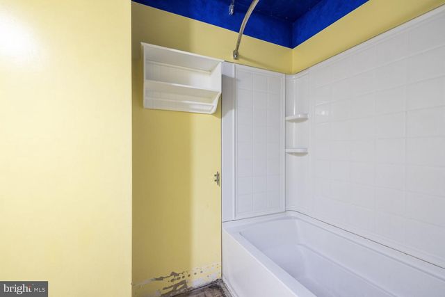 9019 GOLDEN LEAF CT, Springfield, VA 22153