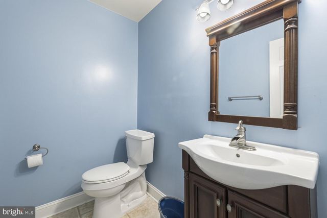 9019 GOLDEN LEAF CT, Springfield, VA 22153