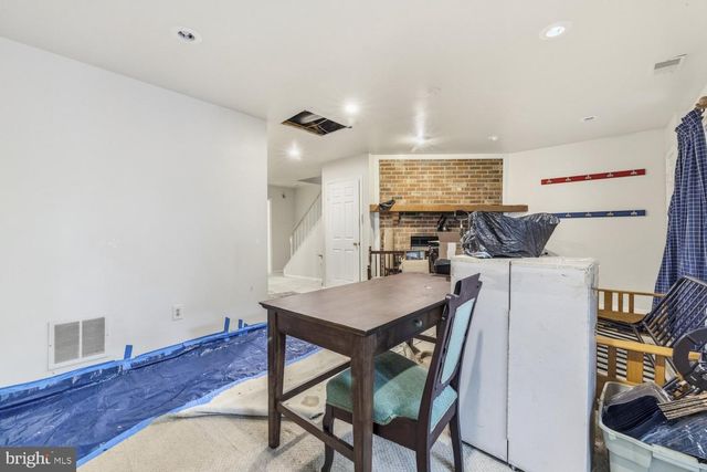 9019 GOLDEN LEAF CT, Springfield, VA 22153