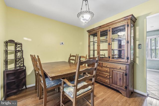 9019 GOLDEN LEAF CT, Springfield, VA 22153