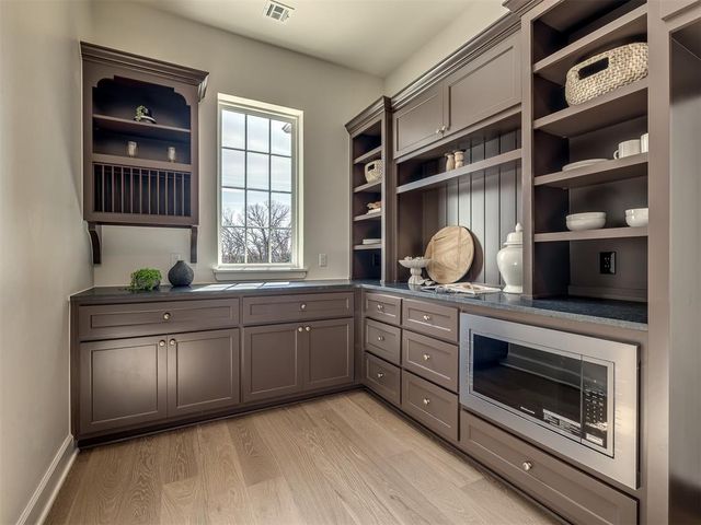 9401 Far Hills Court, Arcadia, OK 73007