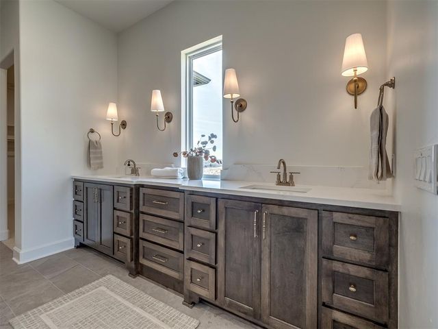 9401 Far Hills Court, Arcadia, OK 73007