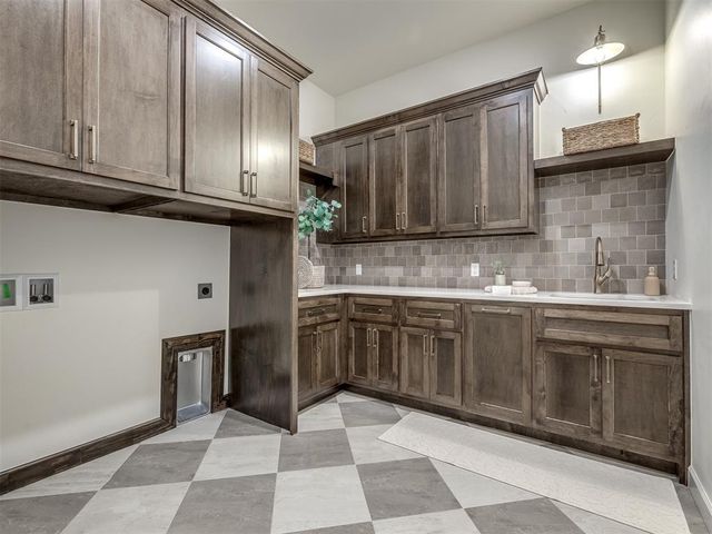 9401 Far Hills Court, Arcadia, OK 73007