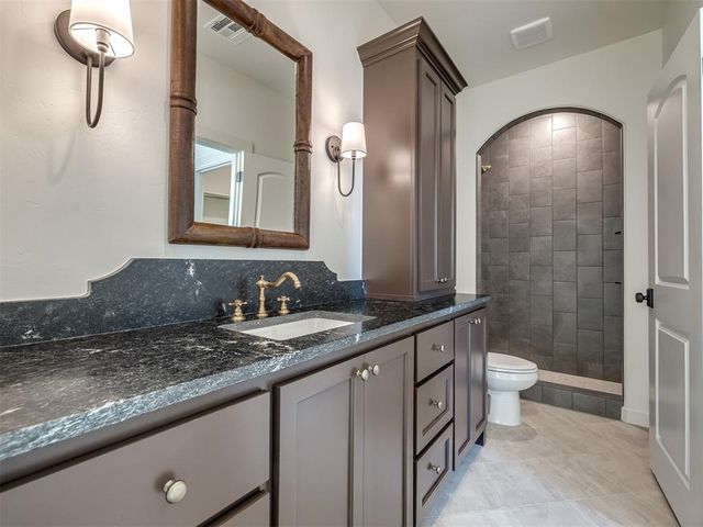 9401 Far Hills Court, Arcadia, OK 73007