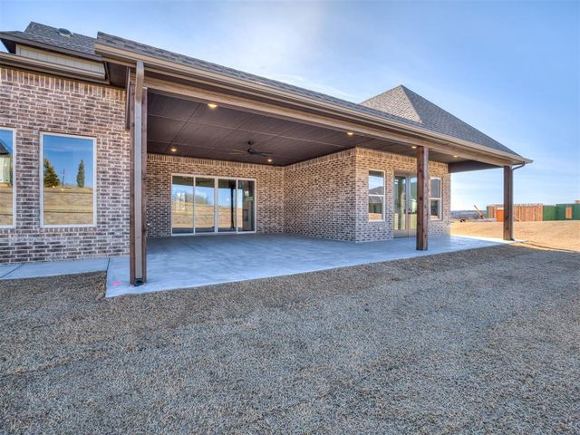 9401 Far Hills Court, Arcadia, OK 73007