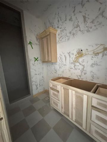 9401 Far Hills Court, Edmond, OK 73034