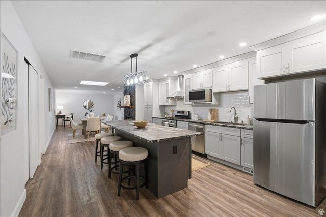 5988 S MONTE CARLO DR, Murray, UT 84121