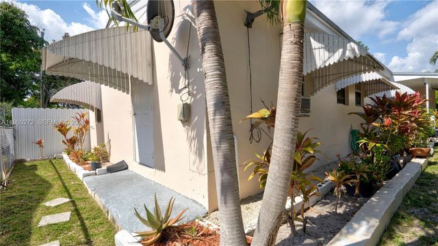 15700 NE 15th Pl, North Miami Beach, FL 33162