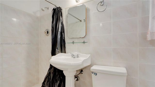 15700 NE 15th Pl, North Miami Beach, FL 33162