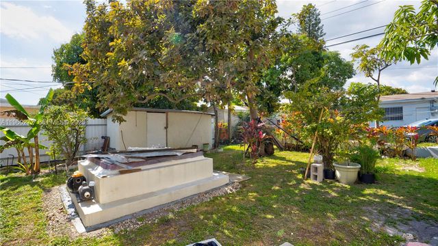 15700 NE 15th Pl, North Miami Beach, FL 33162
