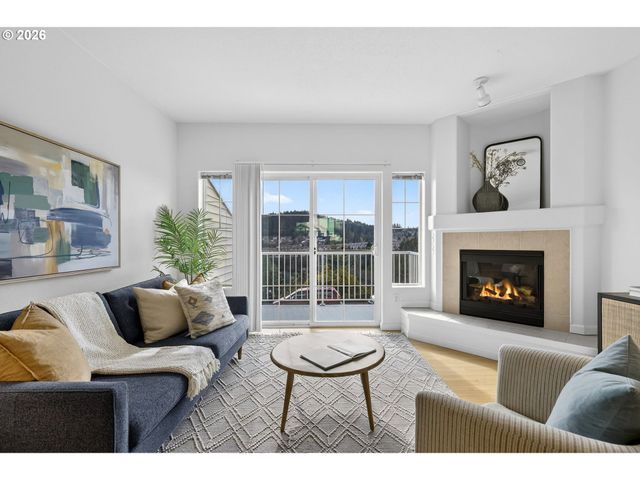 15320 Sw WARBLER Way 104, Beaverton, OR 97007