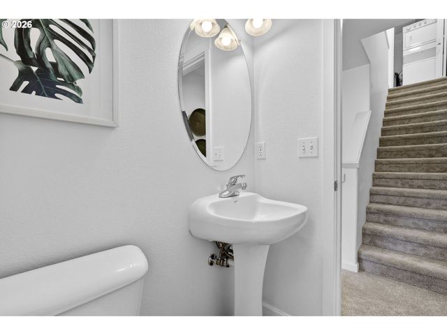 15320 Sw WARBLER Way 104, Beaverton, OR 97007