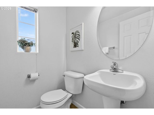 15320 Sw WARBLER Way 104, Beaverton, OR 97007