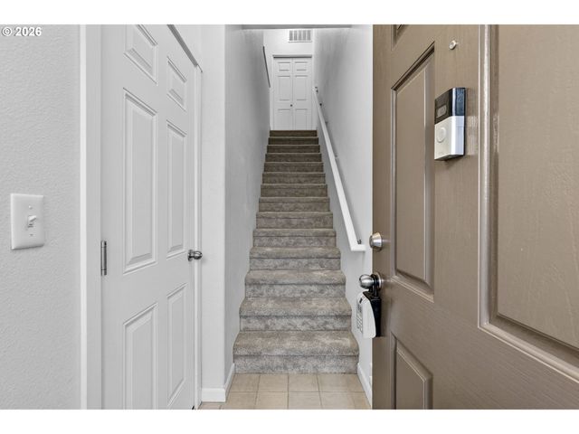 15320 Sw WARBLER Way 104, Beaverton, OR 97007