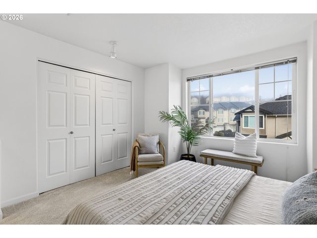 15320 Sw WARBLER Way 104, Beaverton, OR 97007