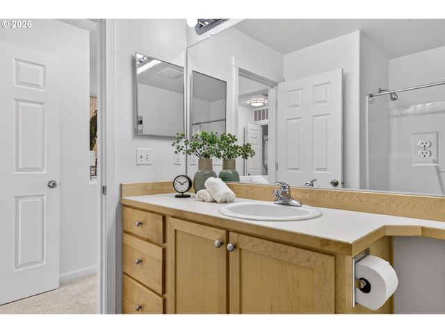 15320 Sw WARBLER Way 104, Beaverton, OR 97007